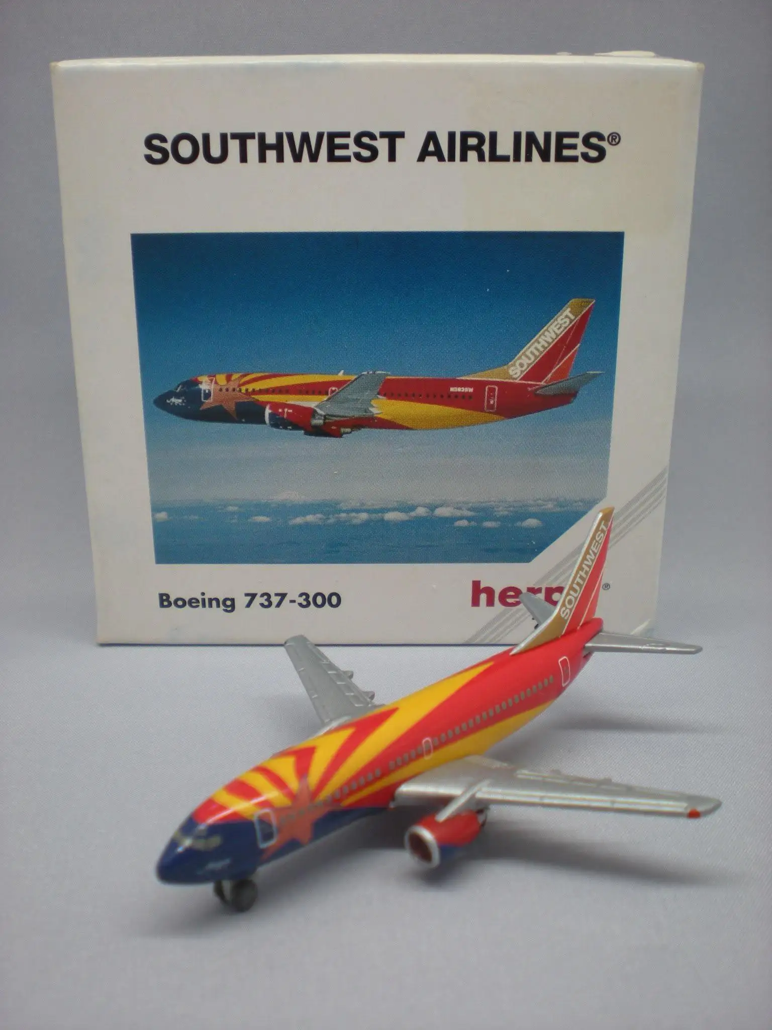 Herpa Wings Boeing 737-300 Southwest Airways 1/500 литая модель самолета