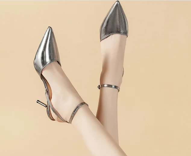 

New style European American style half Baotou sandals in 2021 summer with fine heel and sharp leather buckle one button with b05
