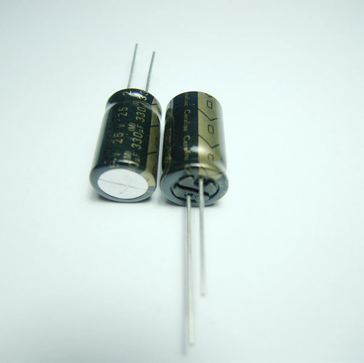 6 шт. Новый ELNA ROA Cerafine 25V330UF 12 5X20 мм алюминиевая крышка 25В 330 мкФ аудио