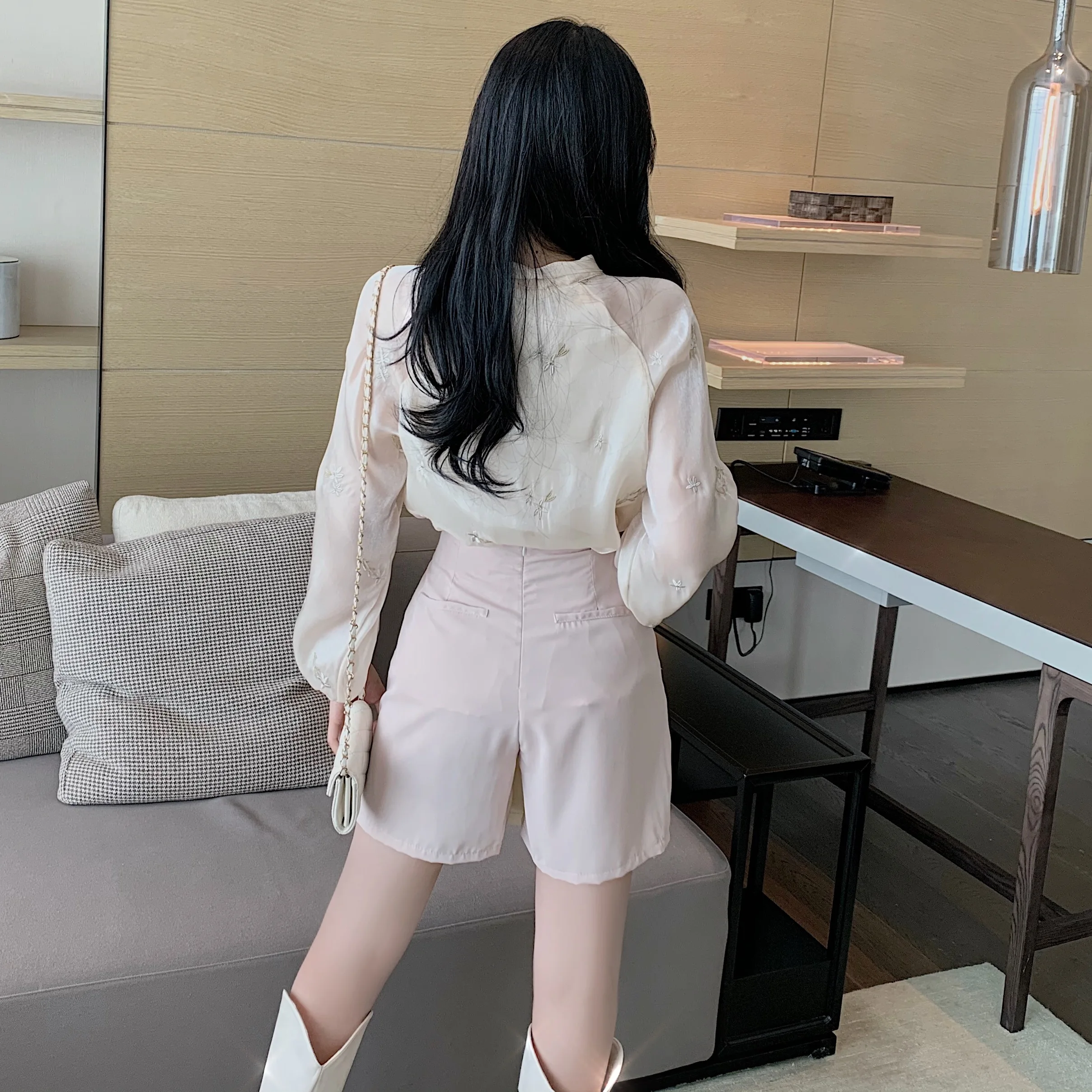 

2021 Spring 2 Piece Set Sweet Bow Lace-Up Floral Embroidery Satin Shirt + High Waist Bodycon Lace Skirts Sets