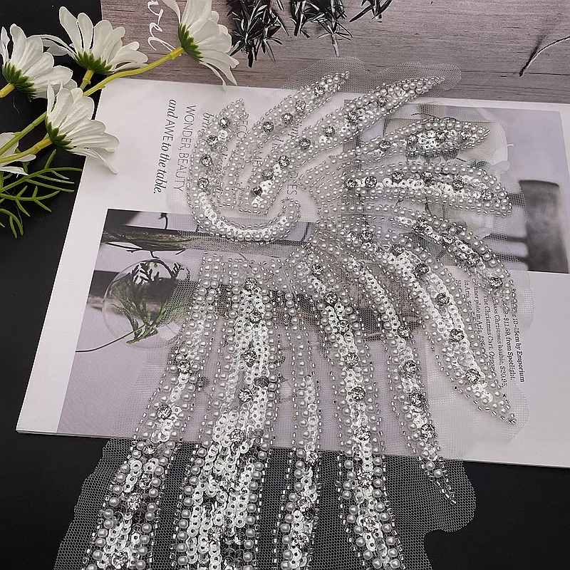 2 предмета в комплекте (слева + справа) 3D белый Цвет бисером Кружевная аппликация с