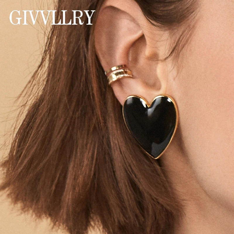 Женские серьги-гвоздики в форме сердца с эмалью розового красного черного цвета