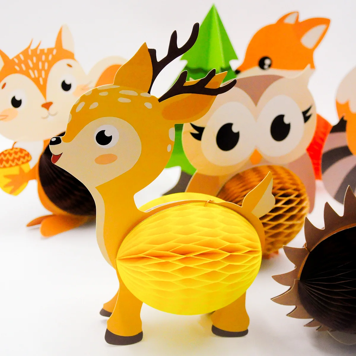 

8Pcs Forest Theme Party Decorations Squirrel Fox Honeycomb Ball Woodland Elk Animal Baby Shower Birthday Party 3D Table Ornament