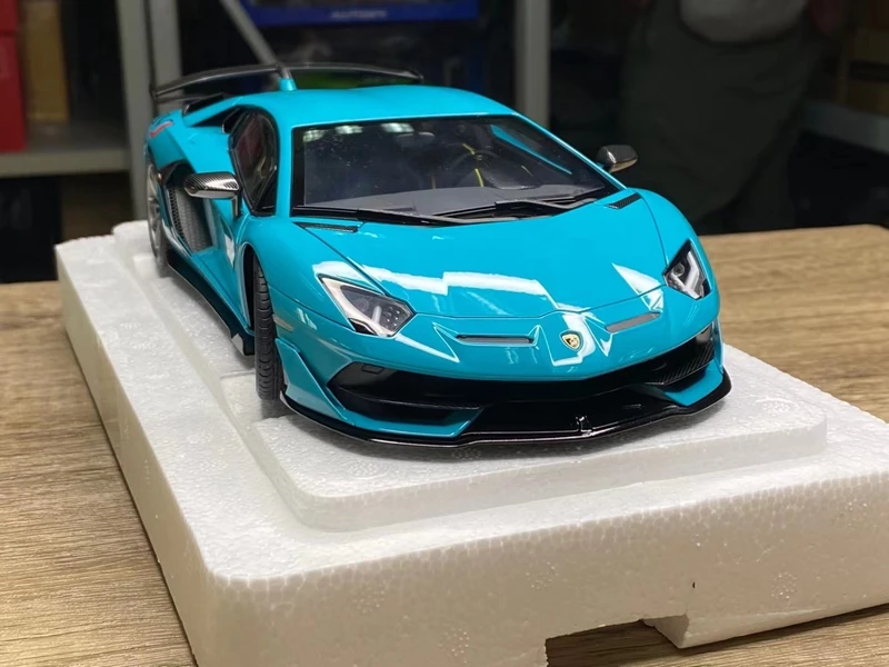 Автомобильная модель из смолы Autoart 1:18 Lamborghini шатендор SVJ для украшения и подарка |