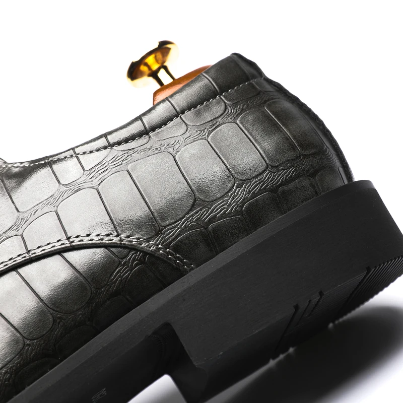 

Men Formal Shoes slip on Pointed Toe Patent Leather Oxford Shoes For Men Dress Shoes Business Plus Size 38-47