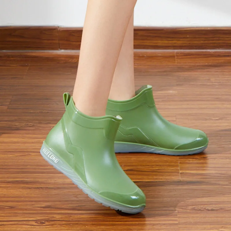 2021 New Fashion Slip-on Ankle Rain Boots Women Outdoor Warm Water Shoes Female Solid Color Platform PVC Rainboots