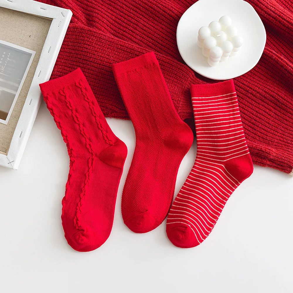 

New Year Women Socks Classic Red Wave Point Socks Plaid Cotton Comfortable Hosiery Unisex Casual Sport Socks