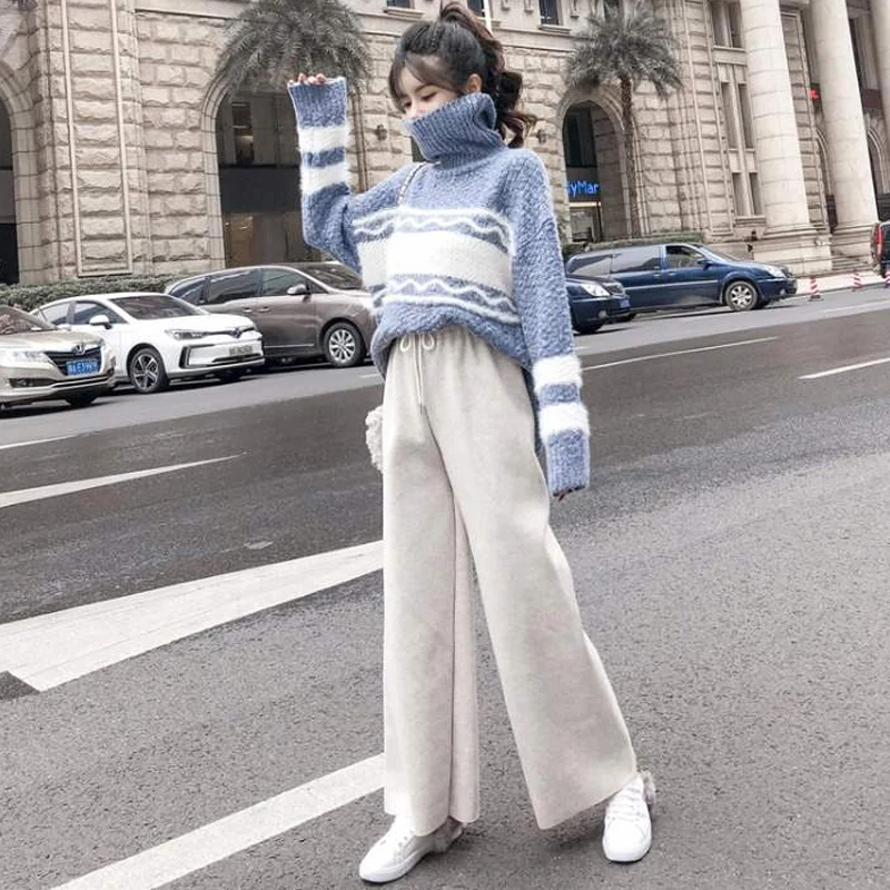 Женский трикотажный спортивный костюм комплект из двух предметов свитер в