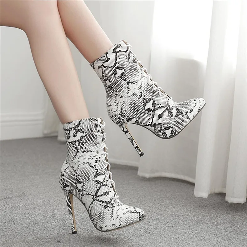 Женские ботильоны со змеиным узором с перекрестными ремешками Ttiletto пикантная