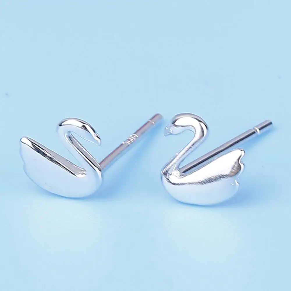 Неаллергические милые маленькие серьги для пирсинга против аллергии мини Лебедь