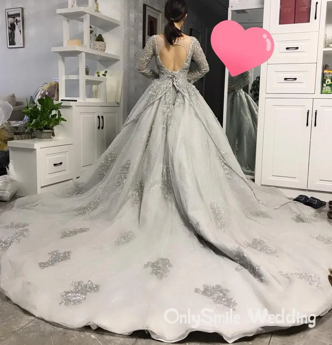 

Long Sleeve muslim wedding Gowns Grey Sexy Scoop Ball Gown Luxury Wedding Dresses Beaded Princess Bride Dress With Free Veil