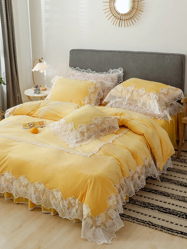Princess Full Bedding Sets Soft Velvet Comforter European Duvet Cover Set with Lace Queen King Size Bed Yellow White | Дом и сад