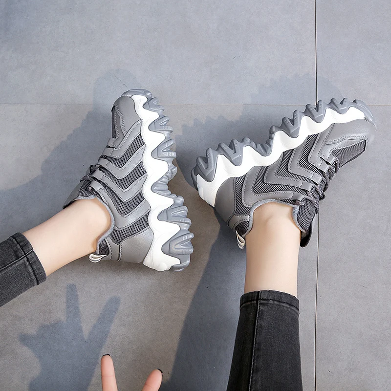 

New Winter Warm Plush Chunky Platform Sneakers Women Casual Lace Up Thick Bottom Vulcanized Shoes Ladies Flat Shoes Zapatos