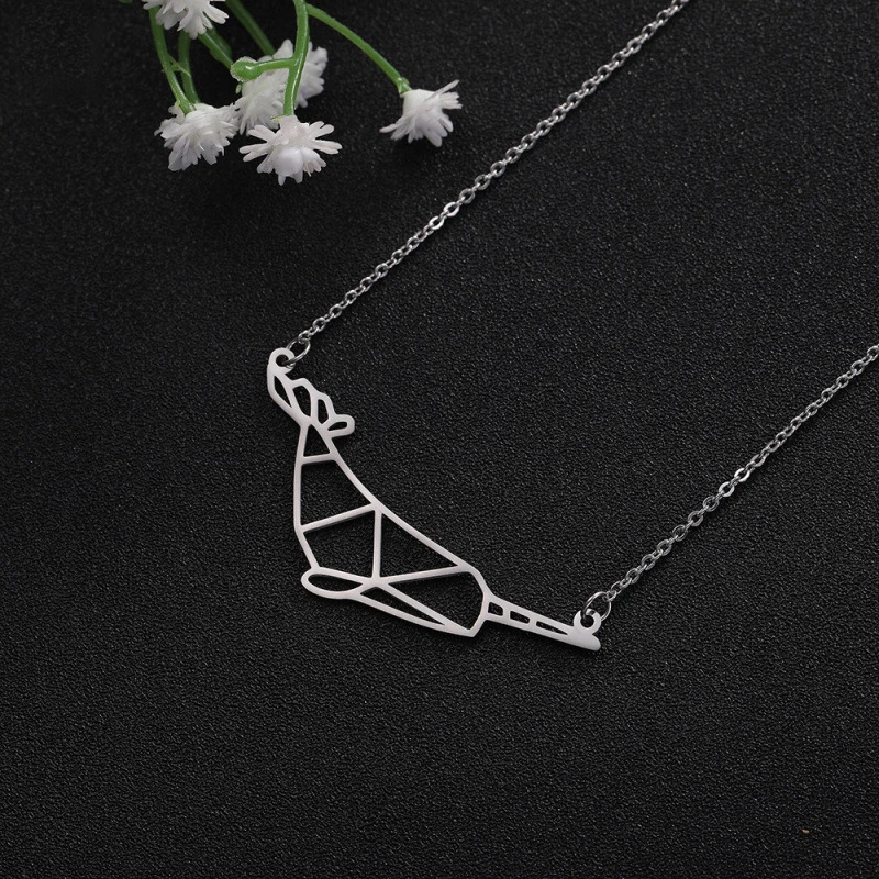 

2019 new narwhal pendant necklace cute animal stainless steel hollow necklace fashion necklace
