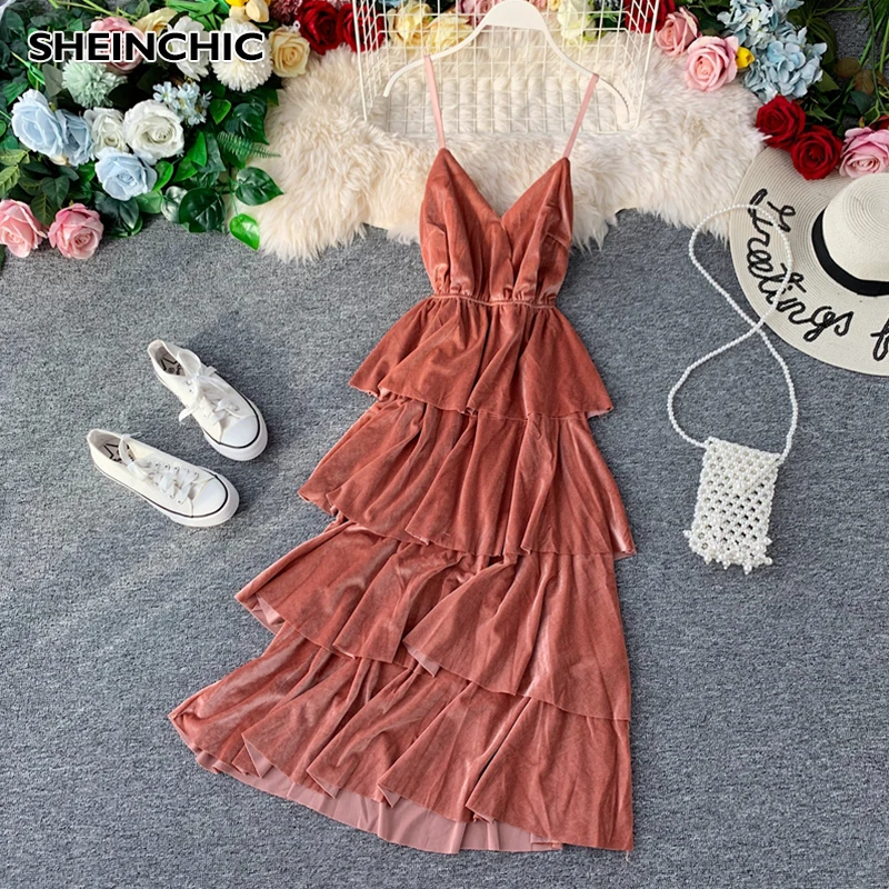 Женское бархатное платье на бретелях спагетти красное/синее/черное с V образным