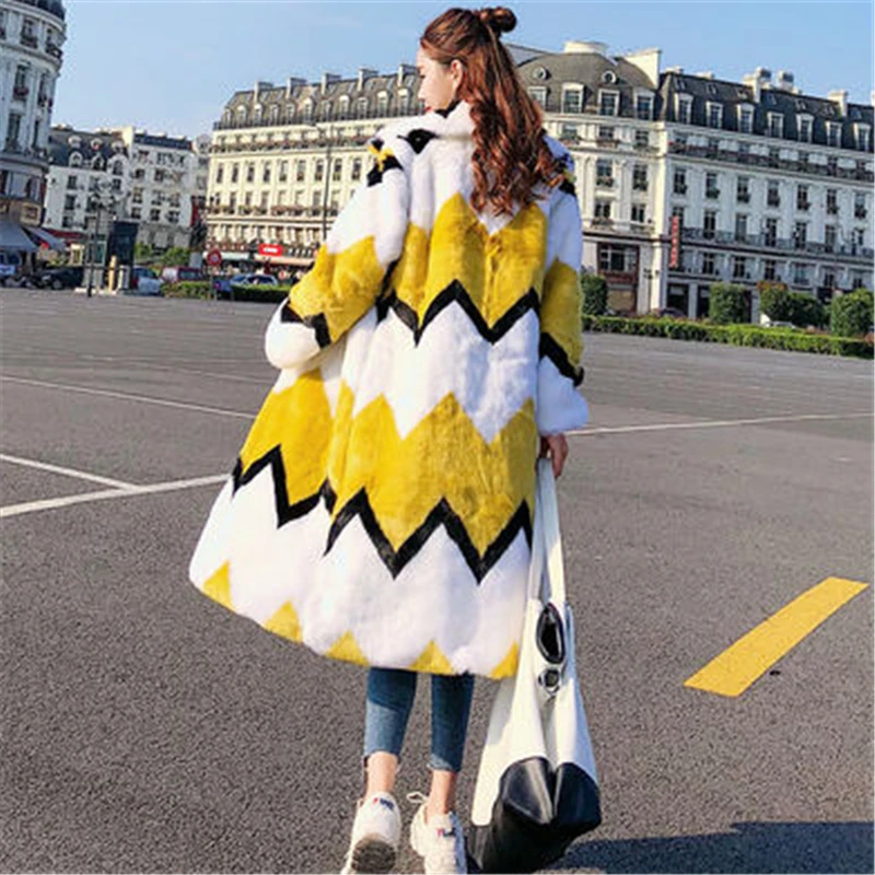 Женское меховое пальто средней длины новинка зимы 2019 Модное теплое с длинными