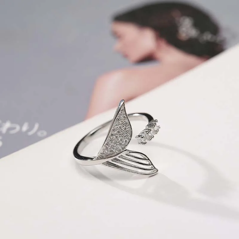 Серебряное кольцо в виде русалки с фианитом открытое регулируемое морским Китом