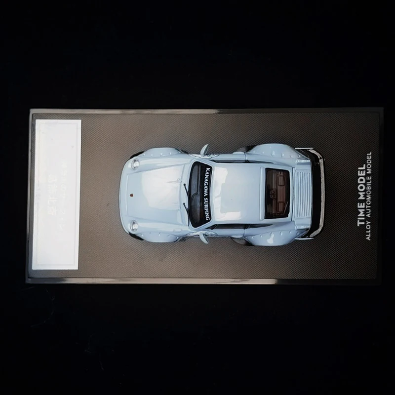 

Model Car 1/64 Pop Toys Time Model Porche RWB 993 Kanagawa Version Alloy Car Collection