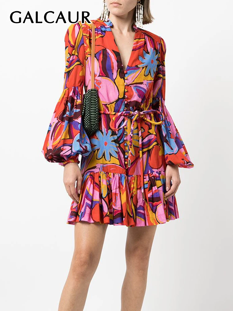 

Платье-мини с V-образным вырезом, рукавами-фонариками и высокой талией