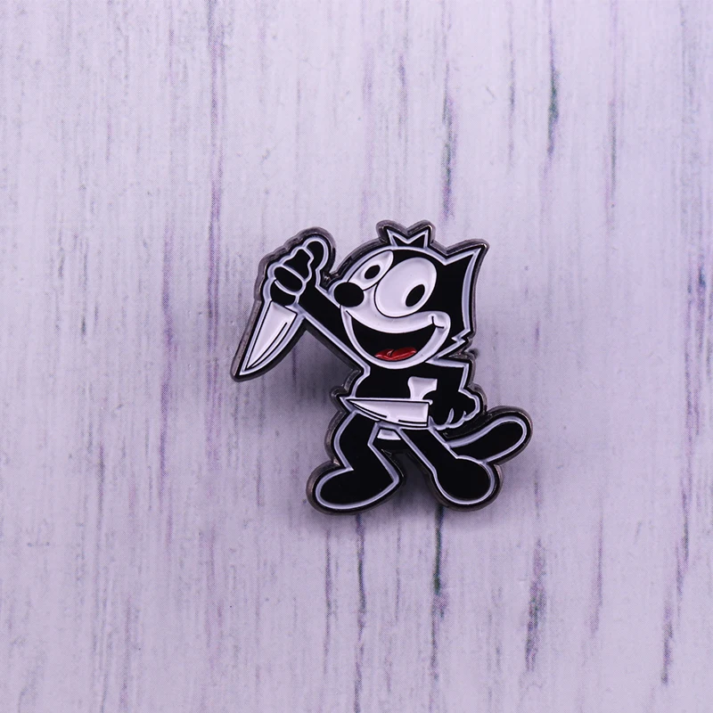 Эмалированная брошь в виде кошки с двумя ножами черно белая для лацканов пальто