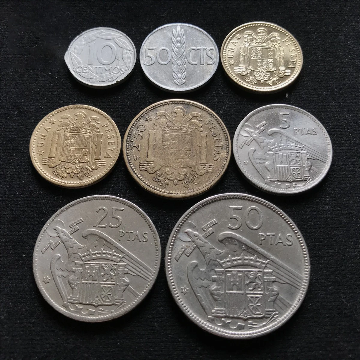 Europa 100. Старые испанские монеты.