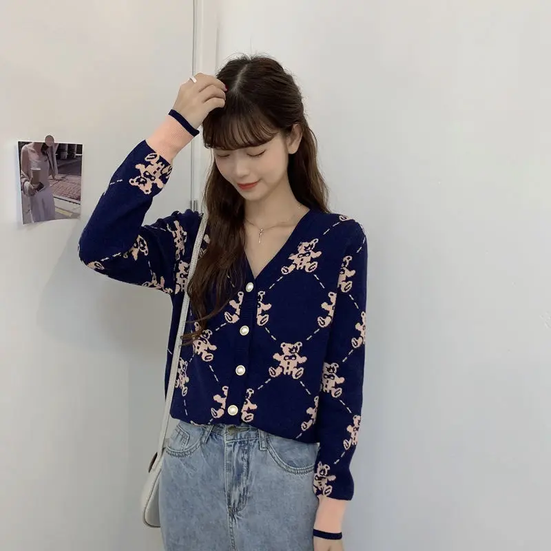 

Vintage Jacquard Embroidery Cartoon Bear T-shirt Cardigan WOMEN 'S Autumn and Winter Short High Waist Small Fragrance V-neck Jac