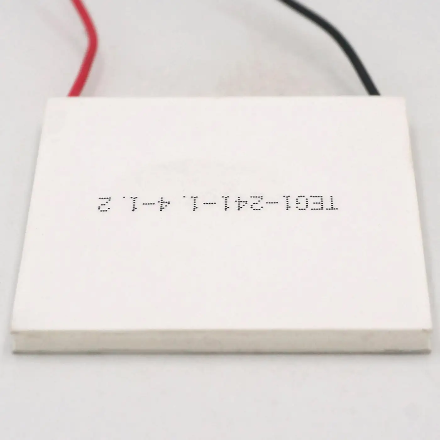 Thermoelectric Generator TEG1-241-1.4-1.2 Seebeck Power Generation Element Hot Side 54.4*54.4 mm Cold 54.4*57 | Канцтовары для