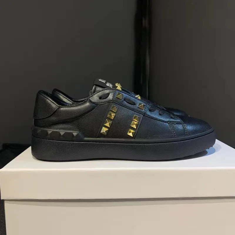 

2021 Men Women Sport Sneakers Ladies White Chunky Sneakers Female luxury Brand Platform Shoes high quality Fashion new stock