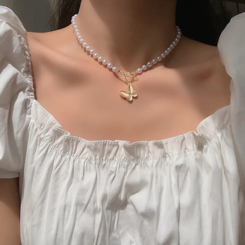 

Korean Butterfly Pendant Imitation Pearl Necklace For Women OT Buckle Girl Clavicle Chain Choker Jewelry Gift