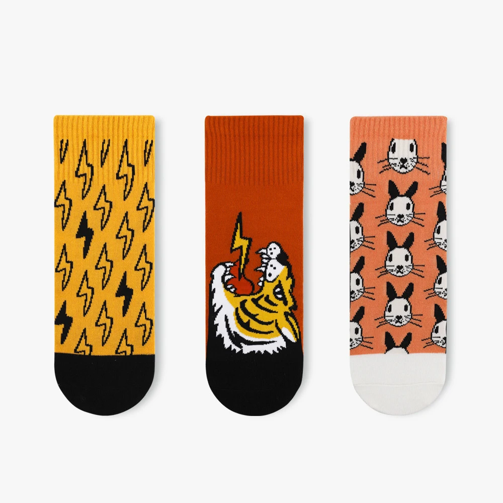 

New Arrive INS Super Popular Woman Autumn Winter Flash Tiger Cute Rabbit Pattern Man Street Original Fashion Low Tube Socks