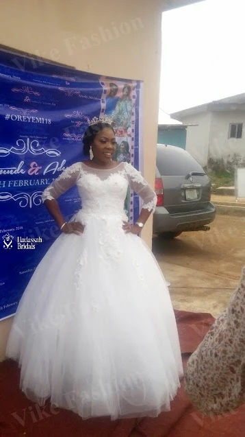 

Ball Gown White Ball Gown Long Sleeve Cheap Wedding Dress Sexy Bridal Dress Gown Lace Up Vestido De Novia Robe De Mariee