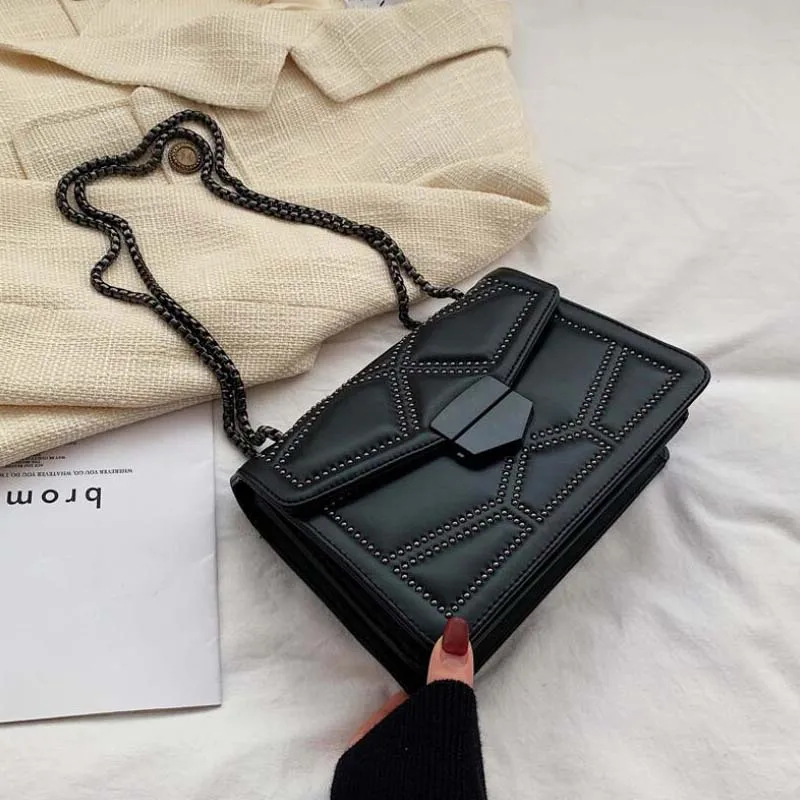 Роскошные сумки через плечо с заклепками и цепочкой для женщин 2020 сумка дамские