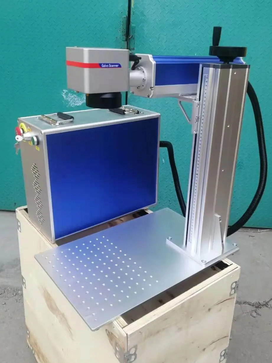 Оптоволоконная лазерная маркировочная машина 20 Вт/30 Вт/50 Вт металлический гравер