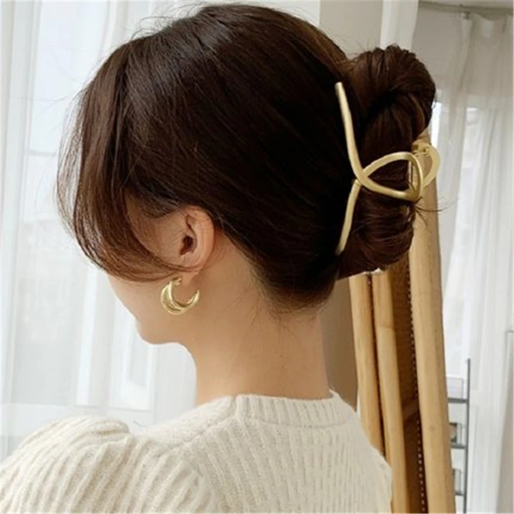 

Women Girls Geometric Hair Claw Barrettes Clamps Hair Crab Moon Shape Hair Clip Claws Solid Color Accessories Hairpin Elegance
