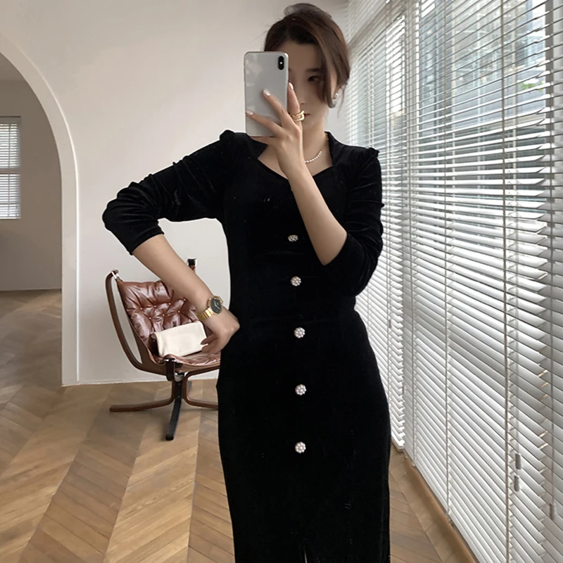 

[EAM] Women Button Decoration Velvet Black Elegant Dress New V-Neck Long Sleeve Loose Fit Fashion Spring Autumn 2021 1DD3345