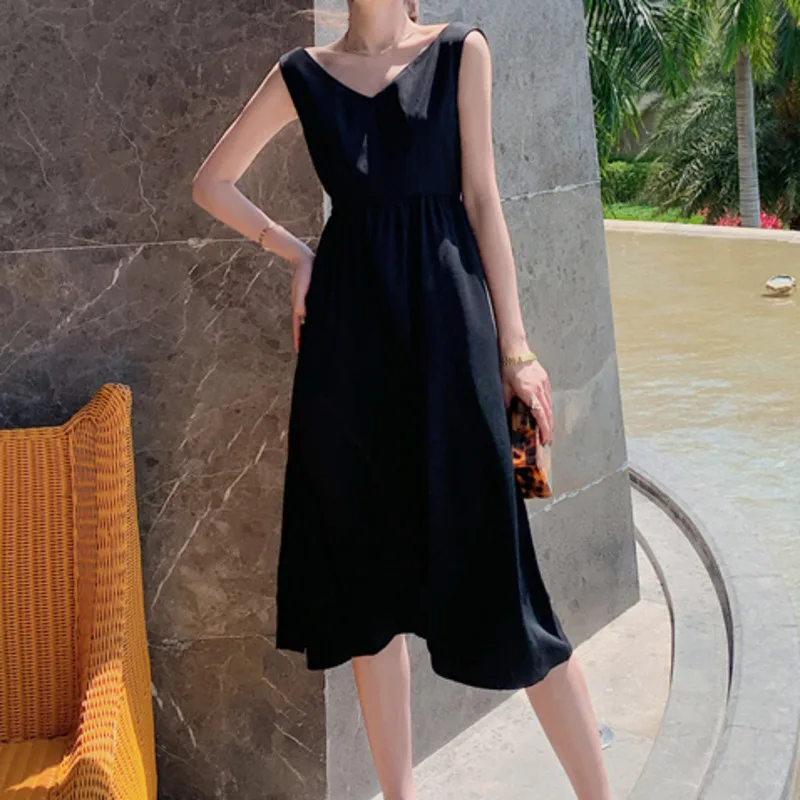 

New Summer French Style Sexy V-neck Balck Strap Dress Women Backless Elegant Party Casual Vintage Dress Maxi Runway Vestido 2021