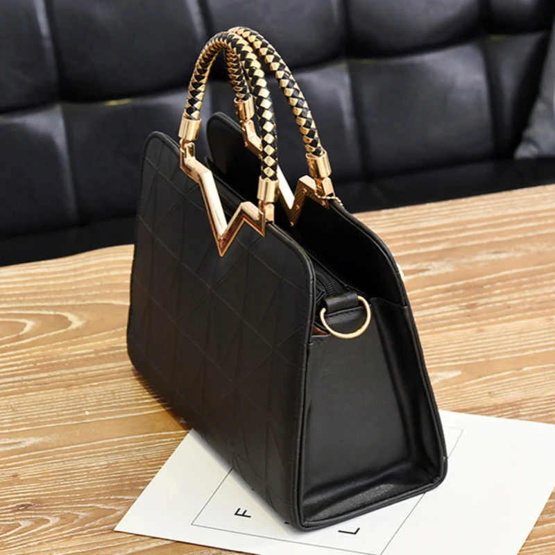 

2021 Fashion Women Handbags Tassel PU Leather Totes Bag Top-handle Bag Shoulder Bag Lady Simple Style