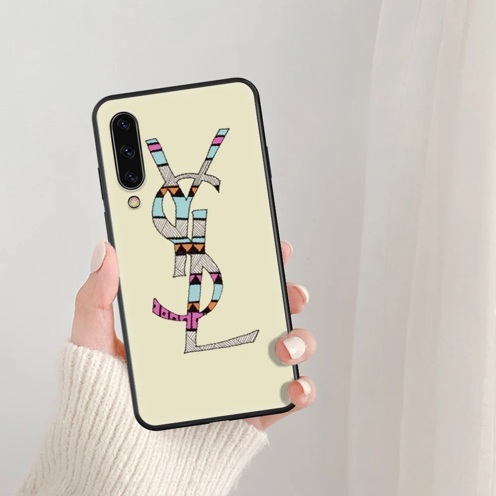 

Luxury makeup style fashion brand Phone Case For Samsung Galaxy A 5 7 8 10 20 20E 21S 30 30S 40 50 51 70 71 black Coque Pretty
