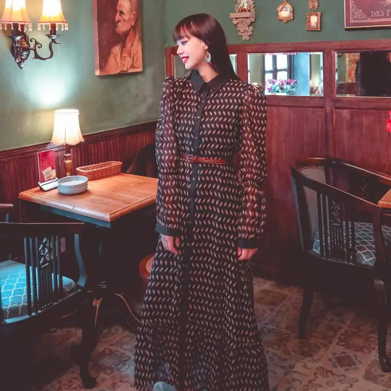 

Make small design restoring ancient ways is printed chiffon dress with belt for a holiday