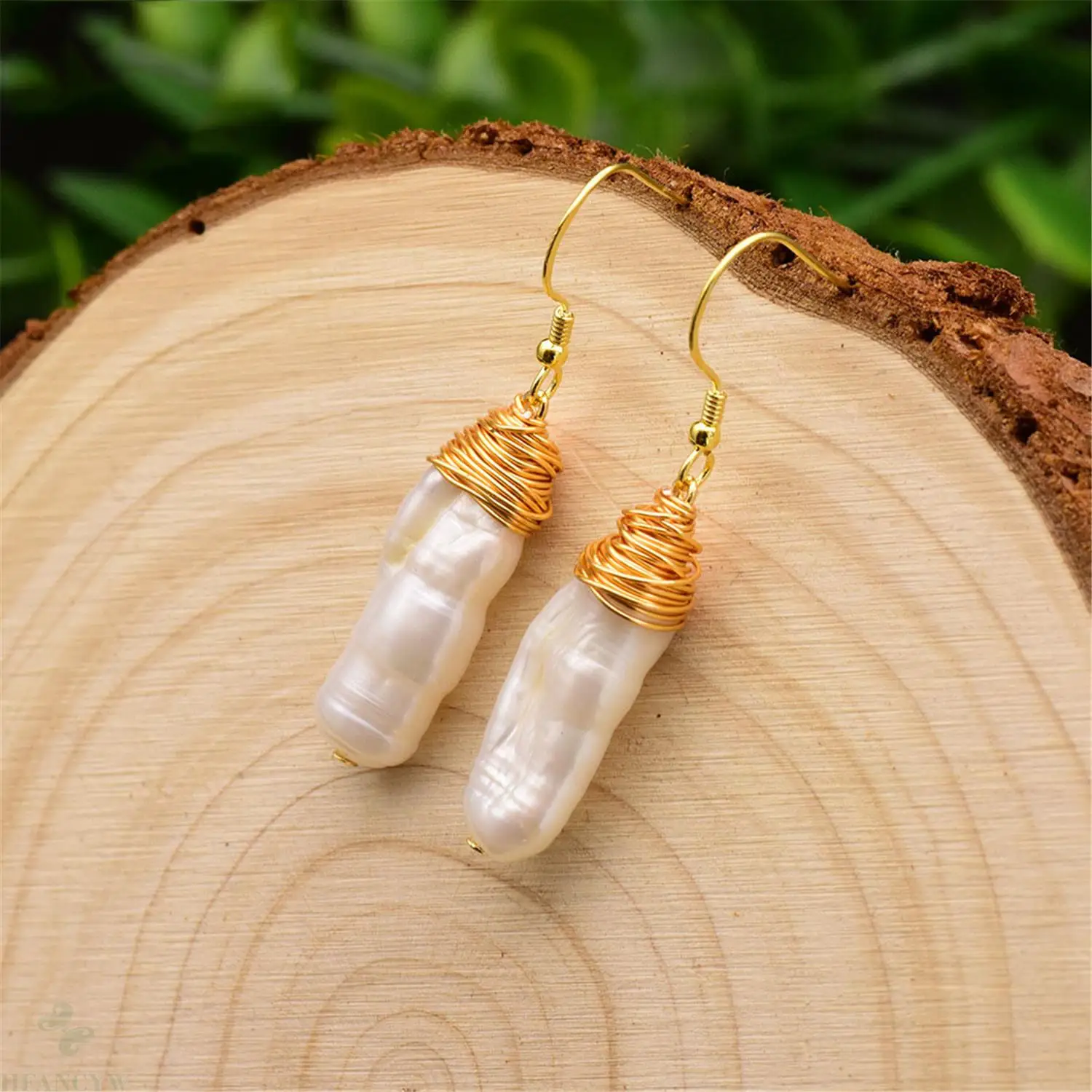 

Natural White Baroque Pearl Earrings 18k Ear Drop Hook Flawless Fashion Real AAA Gift Mesmerizing Aurora Dangle Jewelry Wedding