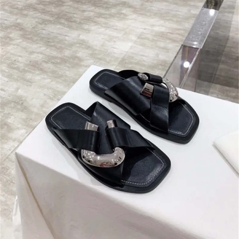 

Fashion Necessary Sheet Is Tasted Leather Flat slippers Luxury Brand Designer Women's Daily Leather U-button Slippers Sandals