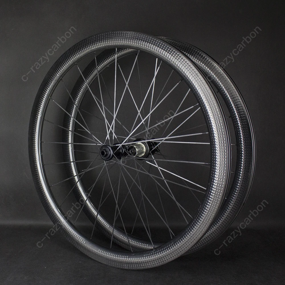 Полный улыбающегося ходовыми колесами дисковый тормоз легкий Аэро Дорожный