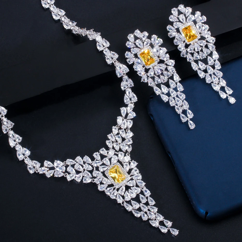 Серьги и ожерелье ThreeGraces в нигерийском стиле роскошные с большим длинным листом