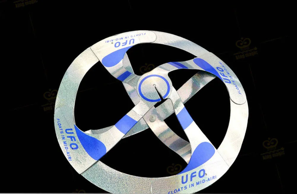 

1pc Hot Selling Kids Children Classic Toys Magic Tricks Flying Disk Amazing Floating UFO Toys Gifts For Children