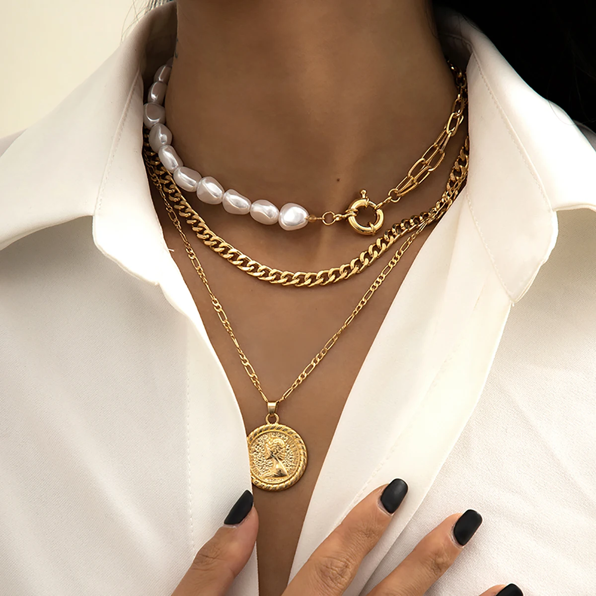 

SHIXIN Layered Pearl Choker Colar Thick Chains with Coin Pendant Necklace for Women Fashion Choker Necklace on Neck 2021 Jewelry