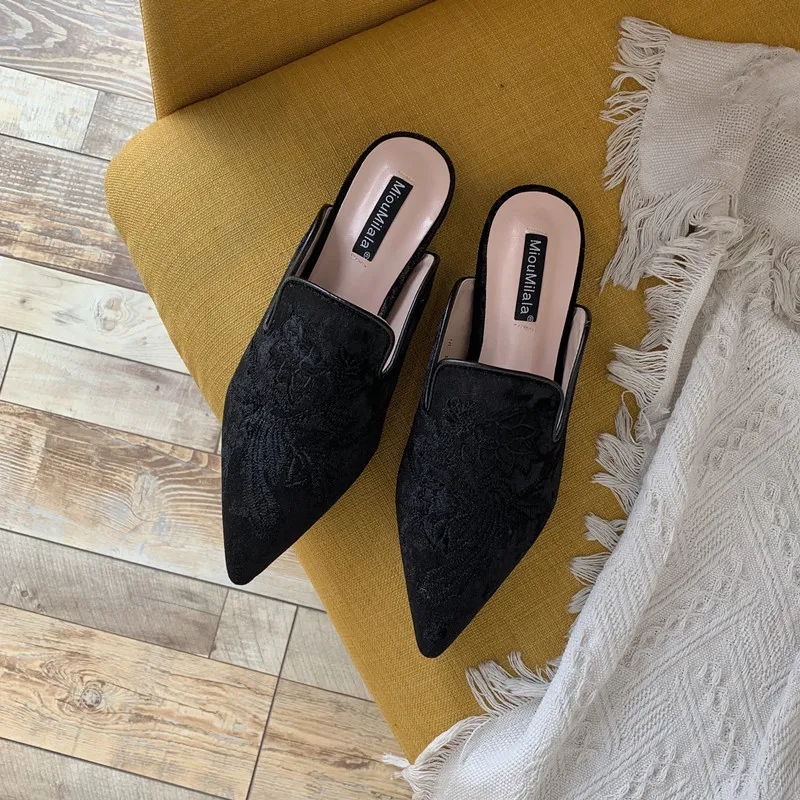 Новинка Летняя обувь Женские туфли без задника с вышивкой Элегантные женские