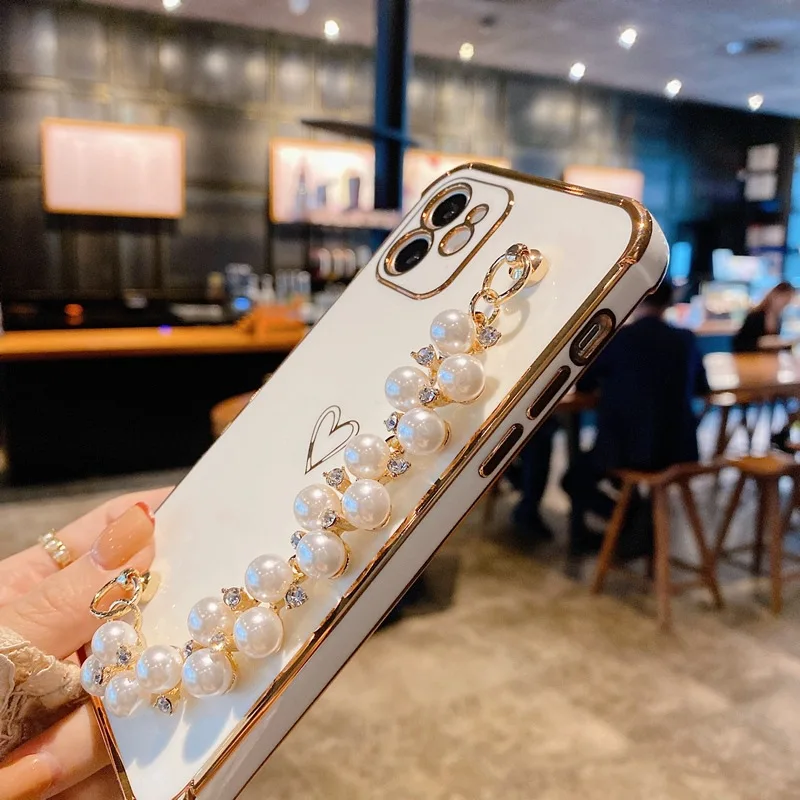

For iPhone 11 12 Pro Max Cases Pearl Chain Wrist Bracelet Plating Luxury Phone Case For iPhone XR XS Max 7 8 Plus X Bumper Cover