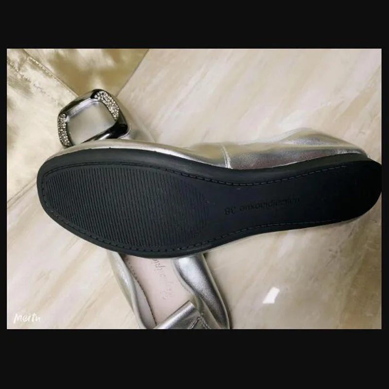 Женская обувь балетки на плоской подошве с пряжкой лоферы из лакированной кожи