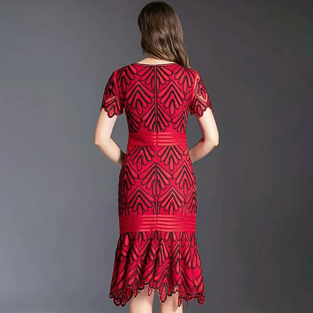 

AELESEEN Oversize Embroidery Dress 2021 Spring Summer Women High Quality Designer New Flower Elegant Party Trumpet Dresses