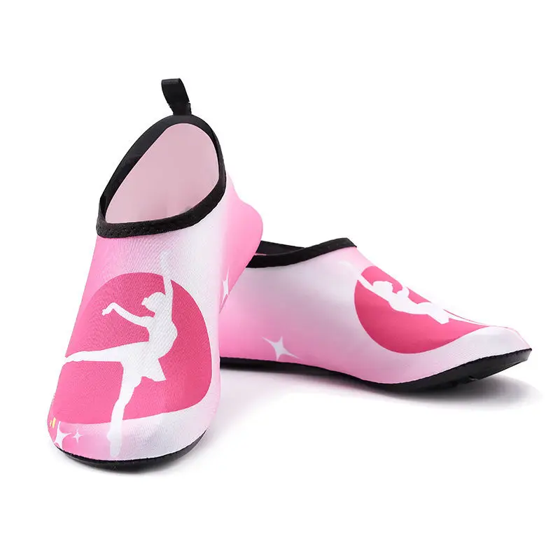 

Beach shoes and socks men's and women's diving shoes snorkeling children's wading river tracing shoes soft shoes antiskid